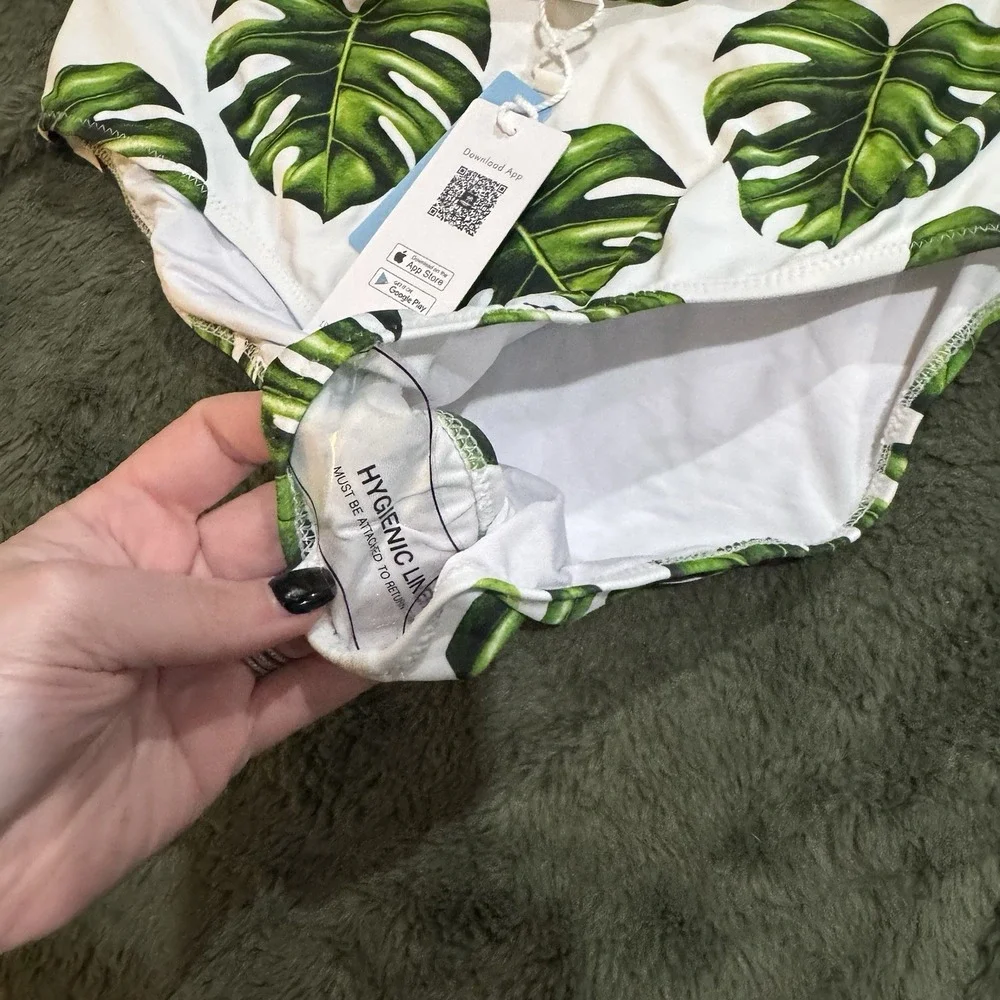 Cupshe Women Green Swimsuit‎ Bottoms Large NWT Palm